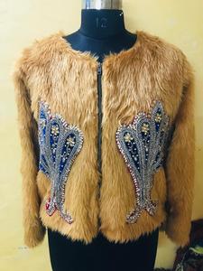 แจ็กเก็ตขนสัตว์ปะต่อแบบวินเทจสำหรับผู้หญิงชุดฤดูหนาวยาวผ้าคอตตอนพร้อมกระดุมตกแต่ง2022 - Product Image 3