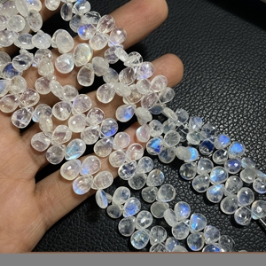 Pierre de lune arc-en-ciel blanc naturel lisse en forme de poire perles de briolette pierre unie. genre Rainbo - Product Image 2