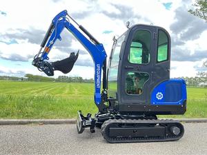 Livraison Gratuite UF NM25 Mini-Excavatrice Diesel sur Chenilles de 2,5 Tonnes avec Chenilles Hydrauliques Élargies, Bras Articulé et Système de Changement Rapide à 3 Godets - Product Image 5