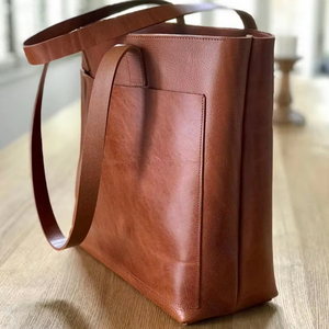 Sacs à main pour femmes en cuir véritable avec logo personnalisé, grande capacité, vintage, résistants à l'eau, durables, mode, luxe, portables - Product Image 1
