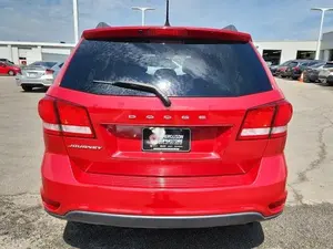 Dodge Journey SXT 2017, Volante a la Izquierda, Asientos de Cuero, Neumáticos R19, Techo Solar Panorámico Automático, SUV - Product Image 5