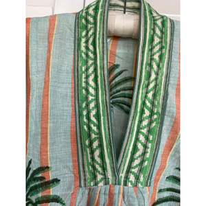 Caftán marroquí de playa estilo atardecer, elegante pareo de baño para mujer, manga larga, cuello en V, algodón Khadi con ribete en contraste - Product Image 3