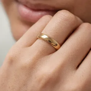 Bague de mode en titane plaqué or 18 carats avec incrustation de chiffres pour anniversaire - Product Image 3