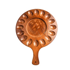 Plateau rond en bois texturé de luxe Planche de service élégante et artisanale Plateau de présentation en bois rustique de qualité supérieure Vaisselle à manger Cuisine - Product Image 2