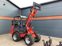 Caricatore Agricolo Articolato Compatto Panther W25 con Peso Operativo di 2570kg, Motore Kubota EURO 5 e Attacco Rapido Idraulico