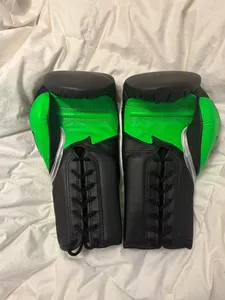 Gants de boxe personnalisés en cuir noir et vert Fly pour l'entraînement et le combat Garniture verte professionnelle OEM/ODM disponible - Product Image 6