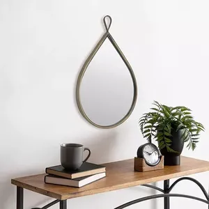 Espejo de pared con revestimiento de polvo negro de hierro de diseño clásico con la mejor calidad y apariencia Espejo de pared de metal indio - Product Image 2