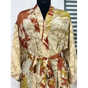 Kimono Vintage de Seda Crepé, Bata Suave y Cómoda, Ropa de Dormir Ligera y Lujosa, Regalo Perfecto para Mujer, Ropa de Dormir Tejida con Detalles Sensuales - Product Image 2