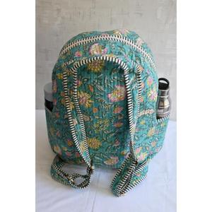 Mini sac à dos en coton matelassé bohème, fait à la main, imprimé floral indien, léger, fermeture éclair, bandoulière arquée, voyage, usage quotidien - Product Image 5