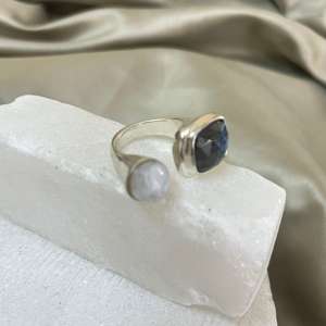 Anillo de piedra lunar de labradorita de latón ajustable anillo de piedra doble abierto para mujer joyería de declaración hecha a mano al por mayor - Product Image 2