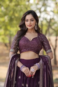 ชุด lehenga choli ชุดชุด lehenga choli ผ้า Georgette แบบถักด้ายเสื้อทำงานหนัก - Product Image 3