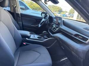 Toyota Highlander LE FWD 2024 Usado en Excelentes Condiciones, Sin Accidentes, Volante a la Izquierda/Derecha - Product Image 5