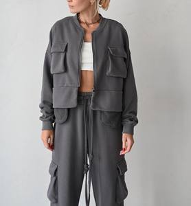 Survêtement gris en coton pour femmes |   Sweat-shirt beige surdimensionné et pantalon cargo à jambes larges |   Tenue unisexe deux pièces d'été - Product Image 3