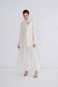 Blazers de manga larga de estilo minimalista para mujer, conjunto de ropa de mujer de 5 botones, blazer a medida ALAI, tela Jacquard de arena, ANT blanca - Product Image 3