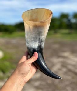 Corne à boire viking en corne de buffle avec support, pour la décoration rustique et artisanale, fabriquée et exportée d'Inde - Product Image 3