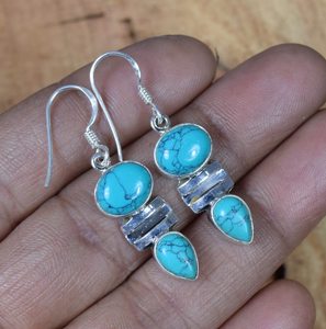 ต่างหูเงินแท้ประดับพลอยสีฟ้าเทอร์ควอยซ์ งานแฮนด์เมด เครื่องประดับประจำเดือนธันวาคม ของขวัญอัญมณีสุดหรูสำหรับผู้หญิง - Product Image 4