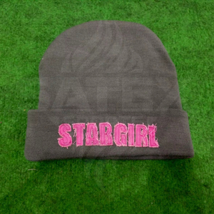 Gorros de Punto Acrílicos 100% Personalizados al por Mayor, Ajustables, Unisex, con Logotipo Bordado en Relieve - Product Image 1