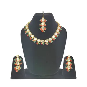 Conjunto de Collar con Corte Esmeralda Rojo y Verde, Estilo Kundan Meenakari, Chapado en Oro, Material de Cobre, para Bodas, Joyería Fina para Novias - Product Image 1