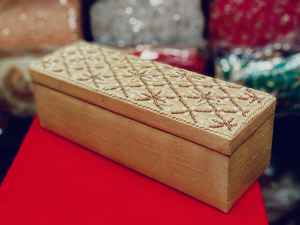 Boîte cadeau de bijoux de mariée brodée à la main avec nom et date Boîte cadeau de rangement de bijoux décoratifs avec 2024 traditionnel - Product Image 3