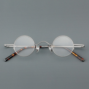 日本のレトロなデザイン純粋なチタンラウンドフレーム眼鏡卸売サプライヤー - Product Image 2