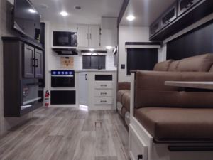 Mini-caravane teardrop moderne de qualité supérieure, légère et extensible, 4x4, pour les aventures en plein air, capacité 4 à 8 personnes - Product Image 2