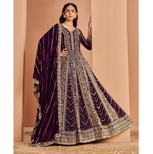 Ensemble de costume Salwar Kameez pakistanaise à haute demande pour les options de tenue de soirée pour femmes d'Inde - Product Image 1