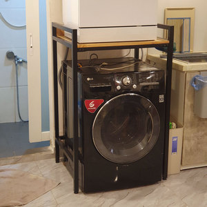 Étagère simple en bois de caoutchouc pour machine à laver 72x60x112cm KMG68015, assemblage requis, avec structure en fer, équipement de repassage et de lavage - Product Image 5