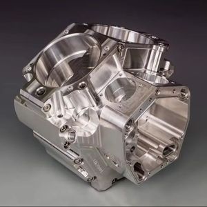 Pièces de service d'usinage CNC de haute précision pour le prototypage rapide de modèle de voiture de micro-usinage en aluminium et en acier inoxydable - Product Image 2