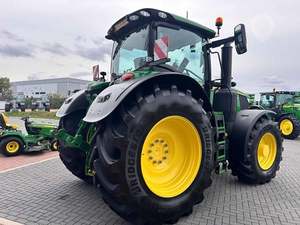 รถแทรกเตอร์จอห์นเดียร์ 6230R ขับเคลื่อน 4 ล้อ ระบบเกียร์  รถแทรกเตอร์สำหรับงานเกษตร แรงยึดเกาะสูง รถแทรกเตอร์จอห์นเดียร์สำหรับการเกษตร - Product Image 2