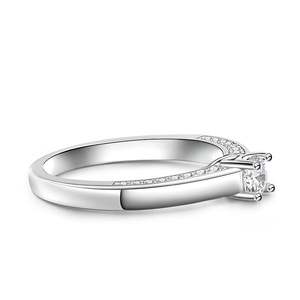 แหวนเงินแท้ทรงกลมคลาสสิก Jeulia Enamored Moment ประดับเพชรแบบคลัสเตอร์ - Product Image 2