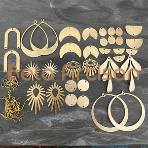 Ensemble de boucles d'oreilles bohèmes en gros breloques en laiton brut pour les détaillants de bijoux et les acheteurs en vrac - Product Image 2