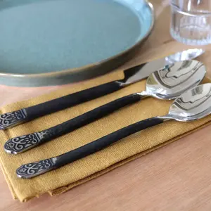 Juego de Cubiertos de acero inoxidable de calidad de exportación con mango de diseñador Recién llegado Artículos exigentes - Product Image 1