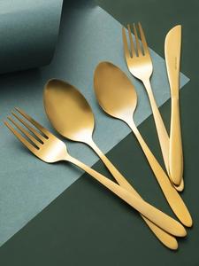 Couverts en métal au design unique Ensemble de 5 couverts en acier inoxydable couleur or pour salle à manger et hôtels fourchette et couteau cuillère - Product Image 6