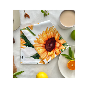 Serviette de cuisine en coton brodée avec des poissons prêts pour les occasions, en tissage gaufré lourd, conçue pour les acheteurs haut de gamme et la vente au détail d'événements - Product Image 3