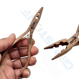 Pince professionnelle à 2 trous en acier inoxydable durable et réutilisable pour l'installation de micro-anneaux et nano-anneaux d'extensions capillaires, pour usage commercial - Product Image 2