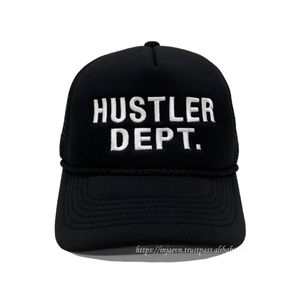 Fabriqué à l'usine Injae Vina, casquette de camionneur en maille mousse avec broderie 2D personnalisée et cordon, accessoire sportif et tendance pour tous - Product Image 1