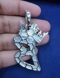 Colgante de Lujo Hip Hop con Diseño de Corona y Letra B del Alfabeto Personalizado, con Diamantes Moissanite VVS Brillantes, en Plata de Ley 925 - Product Image 3