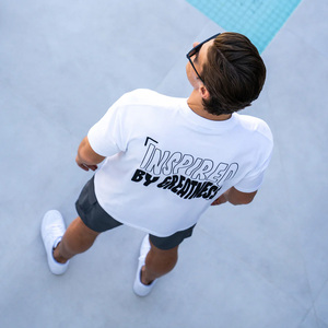 T-shirt unisexe en vrac fabriqué à partir de coton 200 GSM de qualité supérieure à col rond et à manches courtes et de haute qualité garantie vente en gros - Product Image 6