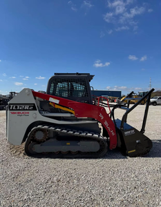 จัดส่งฟรี Takeuchi TL12R2 รถตักล้อยางขนาดเล็ก 111 แรงม้า พร้อมหัวบดไม้ น้ำหนัก 1,349 กก. ROC, อัตราการไหลสูง 153 ลิตร/นาที ราคาดีที่สุด - Product Image 3