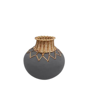 Venta al por mayor personalizado hecho a mano de bastón de cuero blanco jarrón de mesa decoración de la boda y la sala de estar con opciones de personalización a granel - Product Image 5