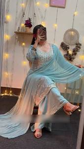 Presentamos el Nuevo Plazzo Dupatta Listo para Usar, Diseño Elegante y Especial, Bordado Pesado con Lentejuelas, Georgette Sintética Reversible - Product Image 3