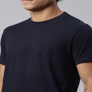 Camiseta negra de cuello redondo para hombre Tela de punto de media manga 80% Algodón 20% poliéster Hecho en India - Product Image 4