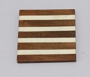 Nouveauté : Porte-sous-verres rond classique en bois, écologique, personnalisable, de qualité supérieure, fait main - Product Image 5