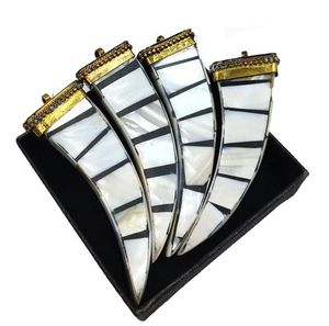 Collier pendentif en nacre élégant de haute qualité plaqué or à la mode pour les mariages, les fêtes et les fiançailles - Product Image 4