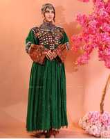 Robe longue bohème verte avec broderie, manches longues, col montant, style robe de bal, tissu satiné, tenue de soirée, coupe ample