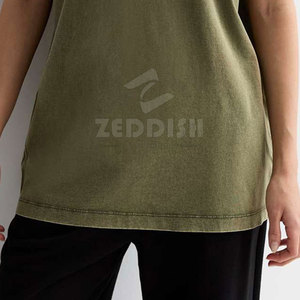 T-shirt décontracté pour femme en denim délavé avec coutures de haute qualité et texture lisse - Product Image 5