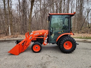 Tracteur Kubota B3350 HSDC haute performance avec chargeur frontal et accessoires souffleuse à neige, 2 roues motrices, 4 roues motrices, tracteur utilitaire agricole - Product Image 3