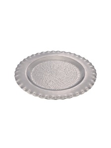 Assiette ronde en métal avec bord ondulé festonné et centre martelé Finition argentée Vaisselle décorative - Product Image 5