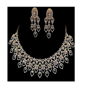 Ensemble collier et boucles d'oreilles finition or brillant de luxe avec collier en laiton zircon royal ensemble pour cadeau de fête de mariage pour les filles - Product Image 1