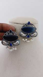 ชุดต่างหูทองเหลืองออกซิไดซ์ที่สวยงามทันสมัยพร้อมไข่มุกน่ารักสไตล์มรดกทางวัฒนธรรมที่หลากหลาย - Product Image 2